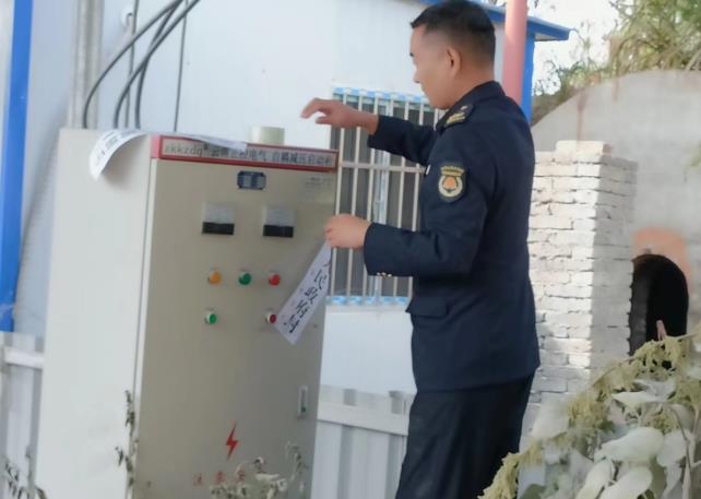 岳阳县分局联合执法查封非法碎石场