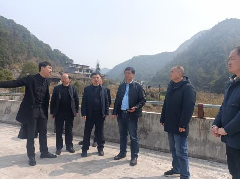 萍乡市上栗生态环境局王国庆副总工在上栗县开展土壤污染防治技术帮扶调研