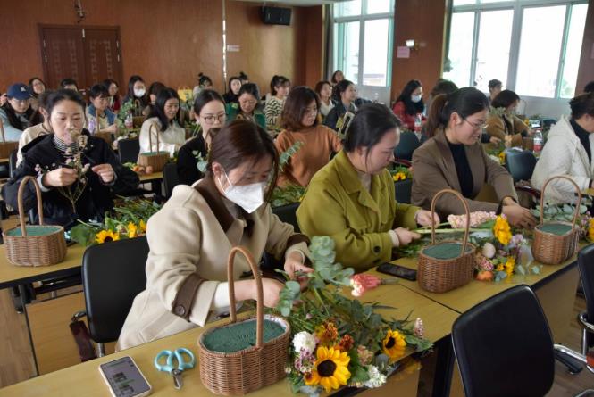 九江市生态环境局开展“学习贯彻二十大 巾帼建功展芳华 ”三八妇女节活动