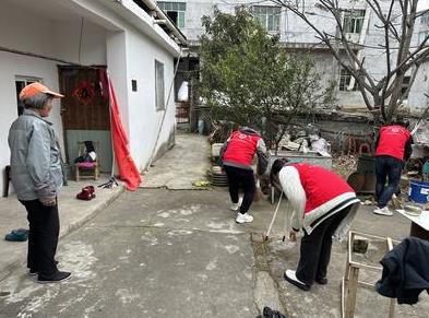 景德镇市生态环境局园区二科开展学雷锋纪念日主题志愿服务活动